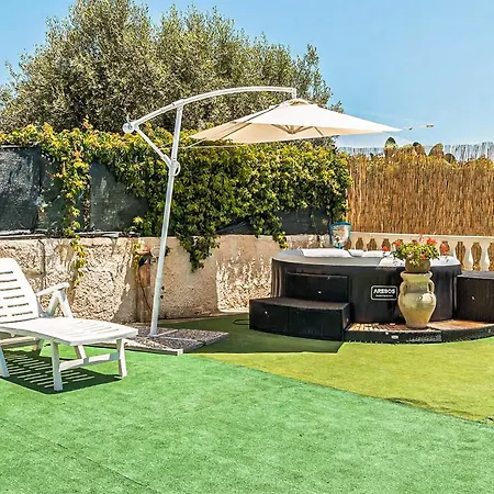 2 Bedroom In Holiday home *